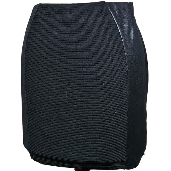 Black Mini Pencil Skirt Size Small - Picture 1 of 3